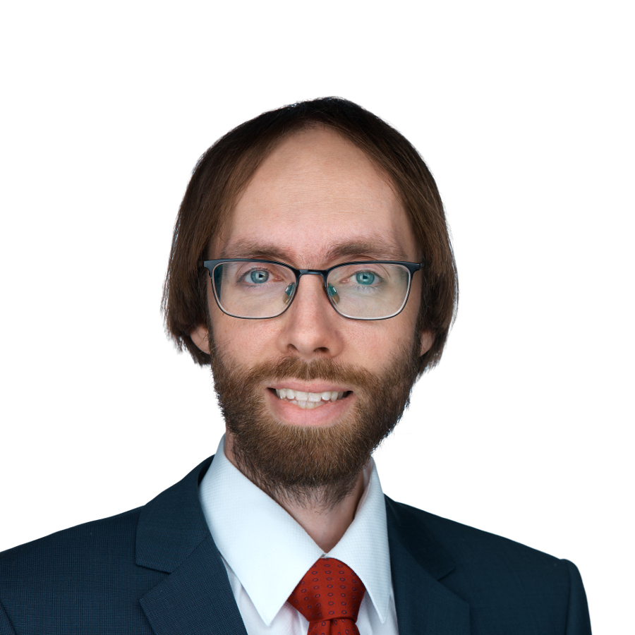 portrait photo of Simon Lambert